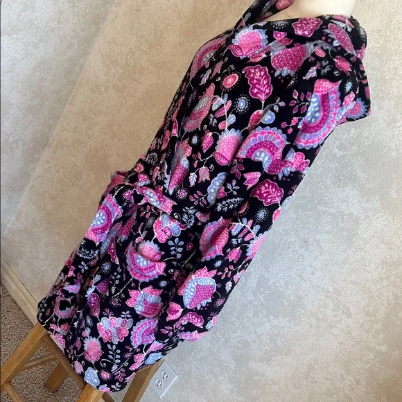 Vera Bradley💕Black, Hot Pink & Purple ALPINE FLORAL Hooded BATHROBE. Size S/M - Picture 6 of 15